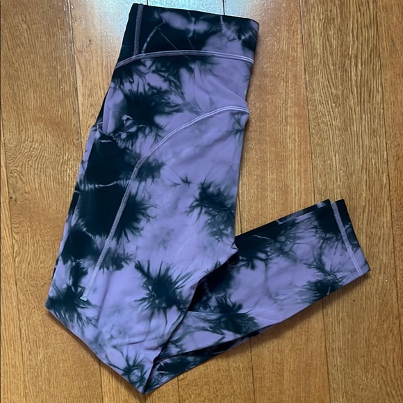 NBW Lululemon Purple & Black Tie Dye Leggings - Picture 1 of 3